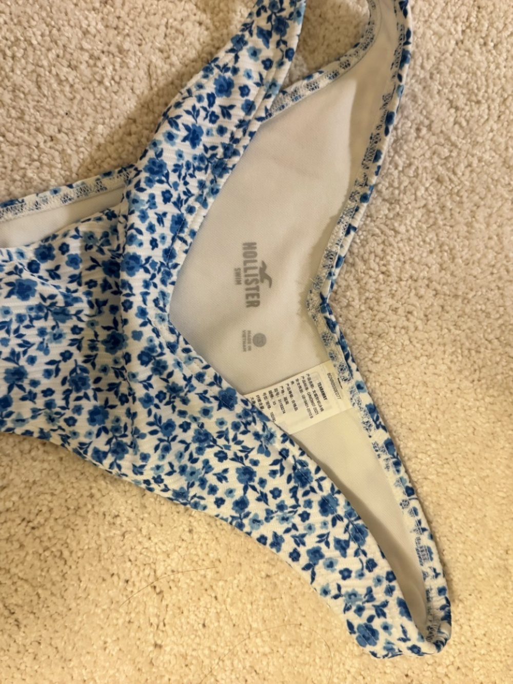 Bikini - Picture 2 of 2